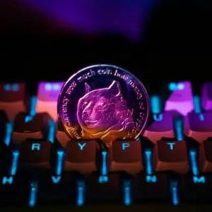 Dogecoin is ushering in multiple positives! Symmetrical triangle + buy signals are present, DOGE may start a surge from $0.16, with a target price of $0.48! 